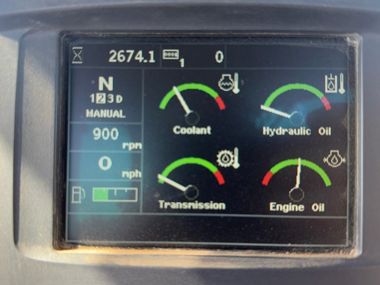 2011-deere-524k-image-34