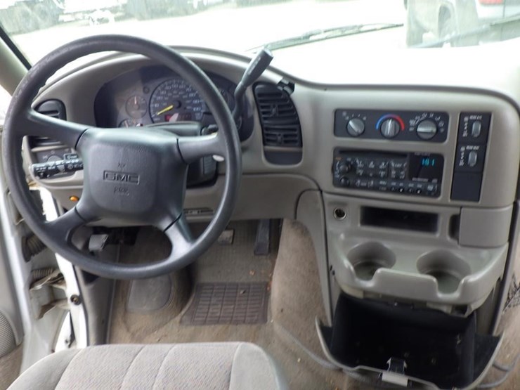 2001-gmc-safari-image-8