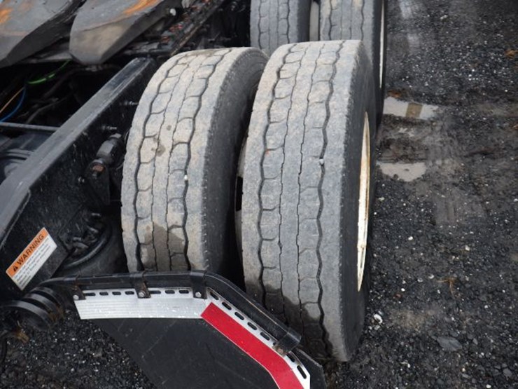 2017-freightliner-cascadia-125-evolution-image-11