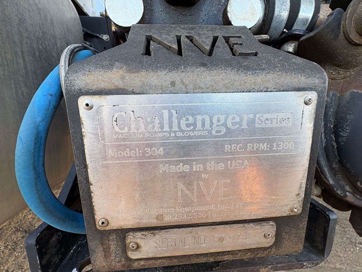 2018-hino-268a-image-25