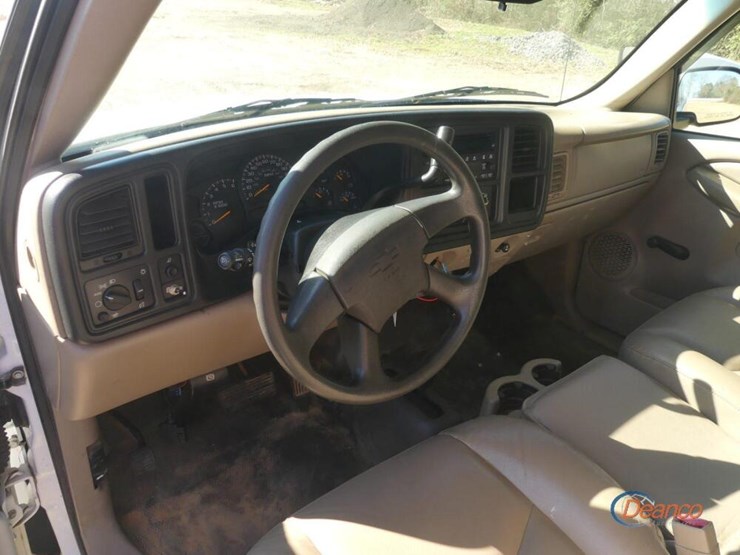 2005-chevrolet-1500-image-9