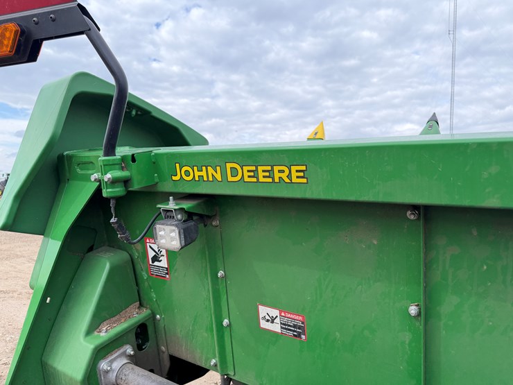 john-deere-c8r-image-18