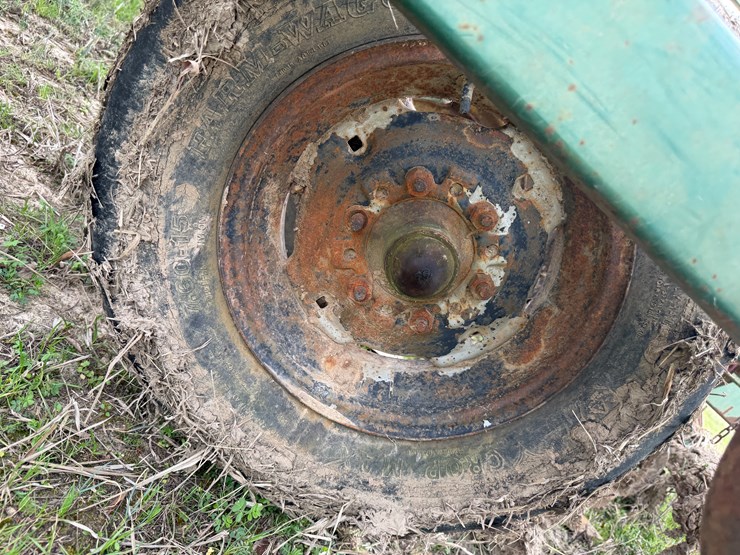 john-deere-32-image-7