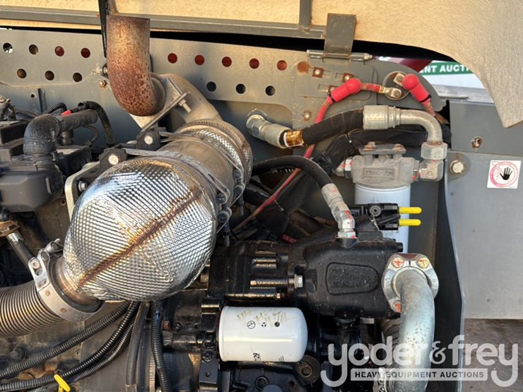 2018-skyjack-sj1056-image-35