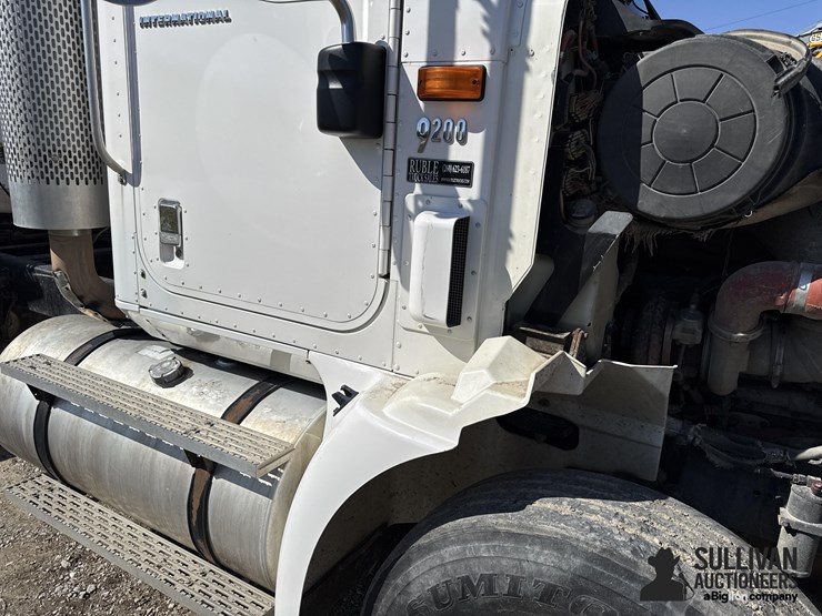 2004-international-9200-image-11