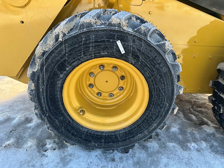 2018-caterpillar-236d-image-56