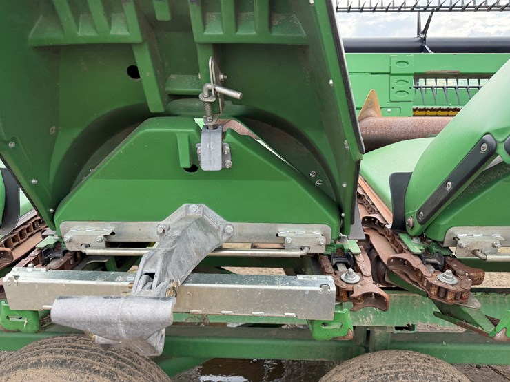 john-deere-c8r-image-44