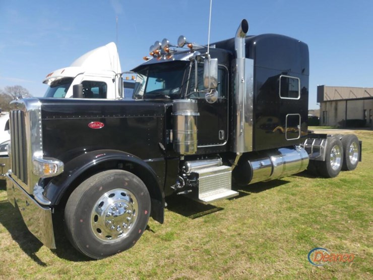 2022-peterbilt-389-image-23