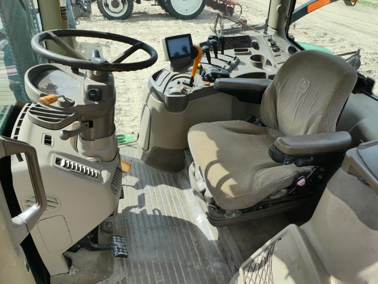 2014-john-deere-6140r-image-11