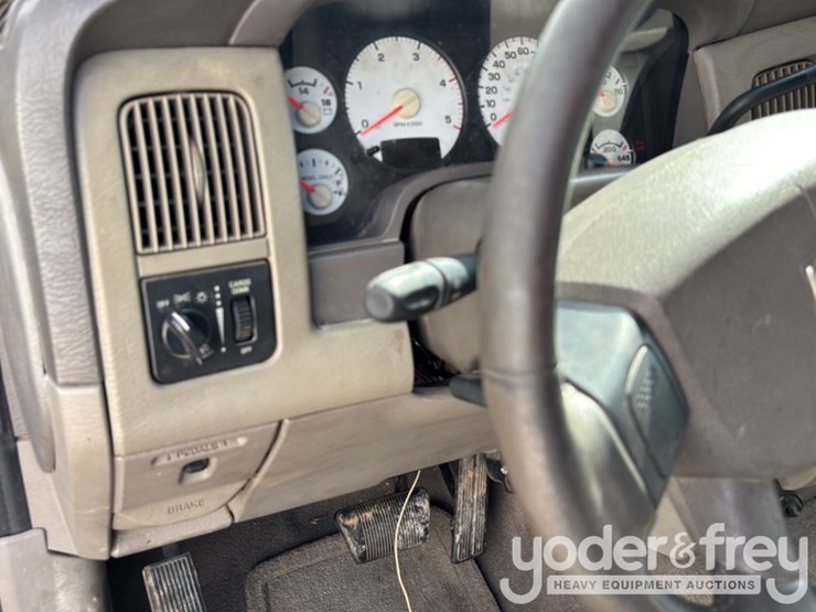 2004-dodge-ram-3500-image-50