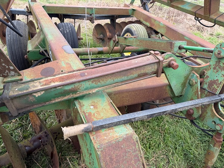 john-deere-630-image-39