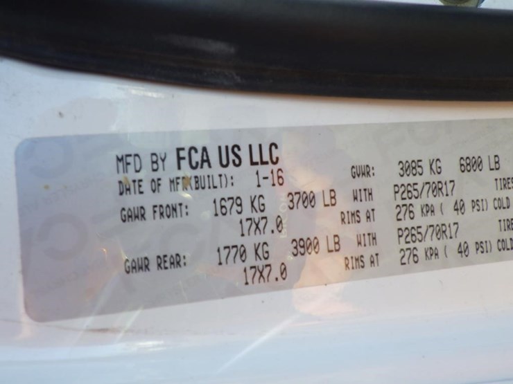 2016-dodge-1500-image-16