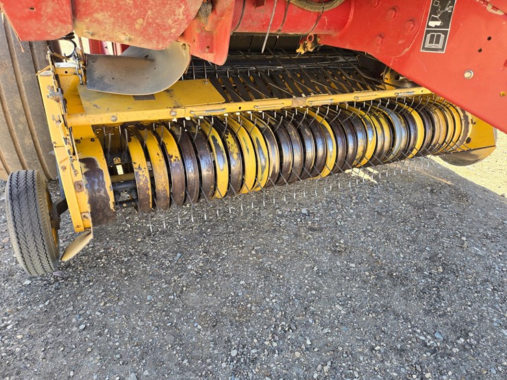 2010-new-holland-br7090-image-13