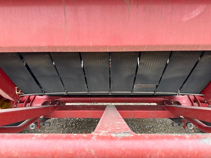 2010-new-holland-br7090-image-19