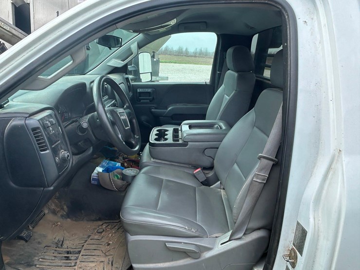 2015-gmc-3500hd-image-35