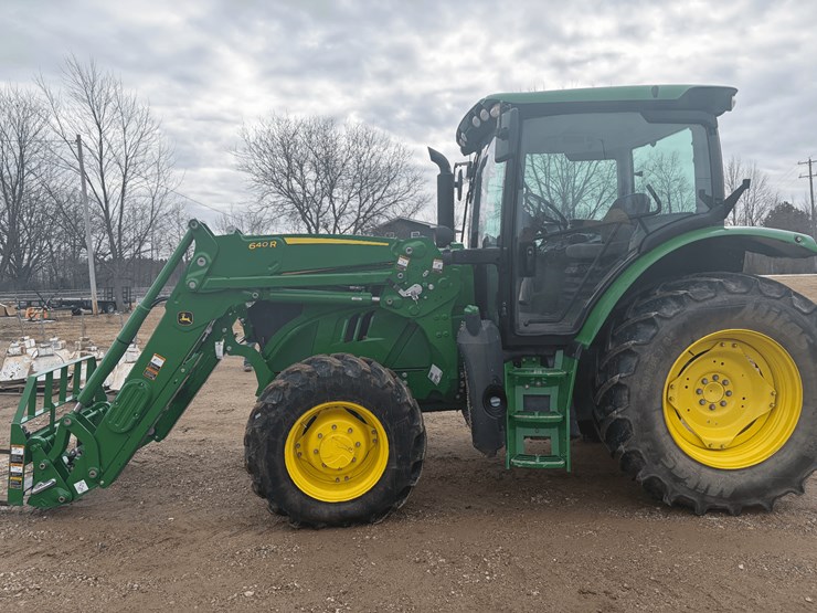 john-deere-6110r-image-3