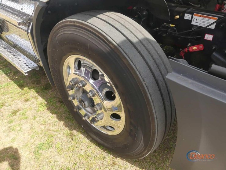 2025-freightliner-cascadia-116-image-10