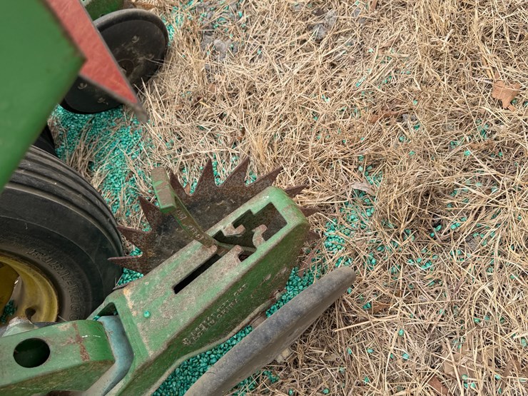 john-deere-12-image-56