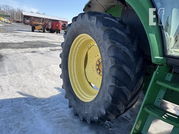 2011-john-deere-7130-image-11