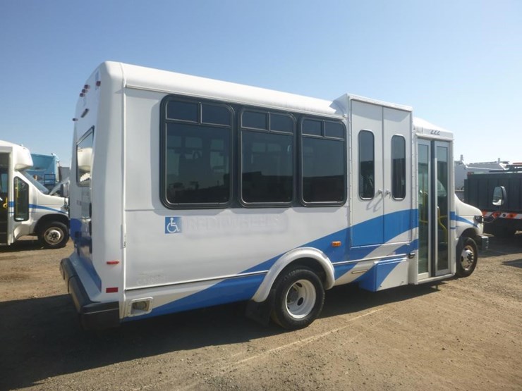 2014-ford-e450-image-4