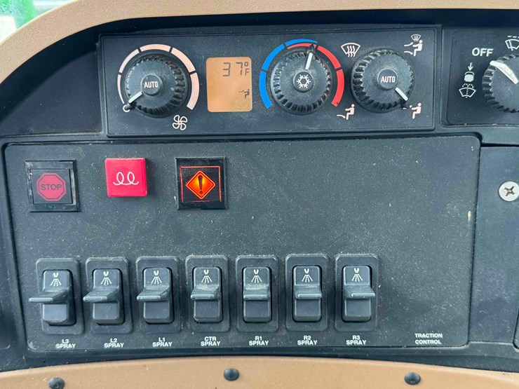 2009-john-deere-4730-image-23