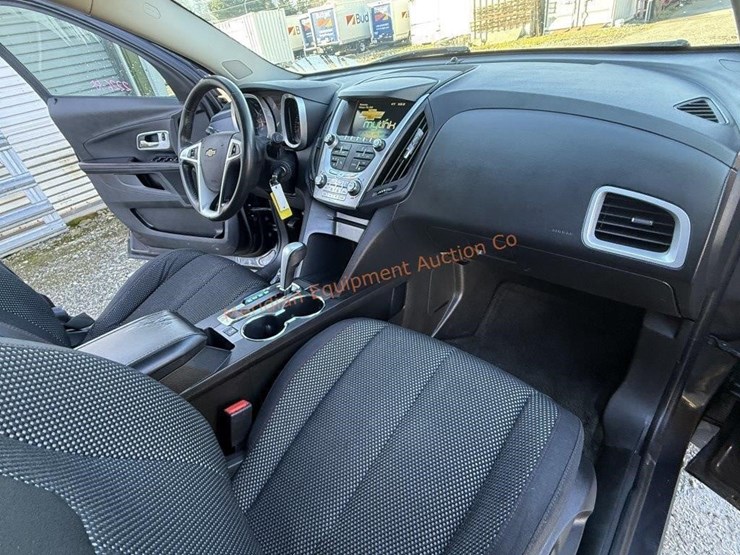 2015-chevrolet-equinox-lt-image-33