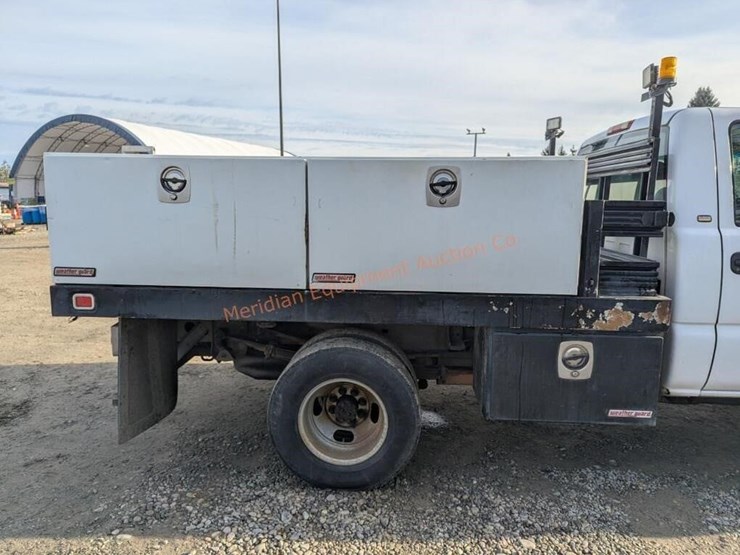 2003-chevrolet-3500-image-19