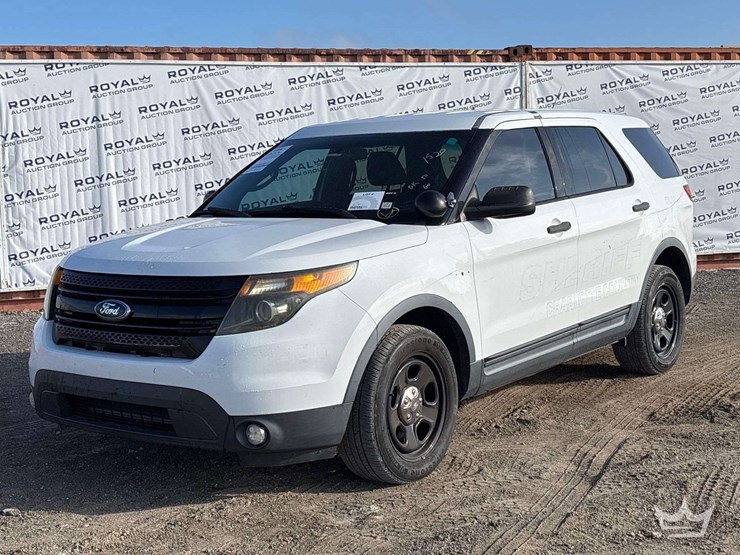 2016-ford-explorer-image-24