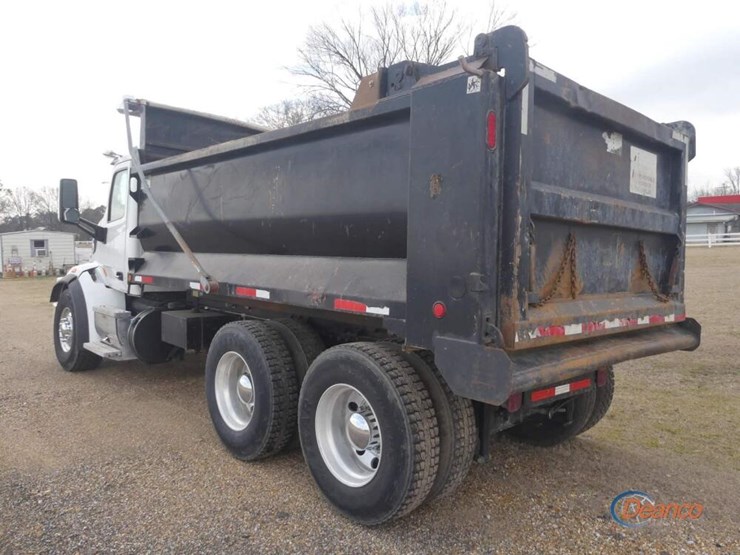 2017-peterbilt-567-image-5