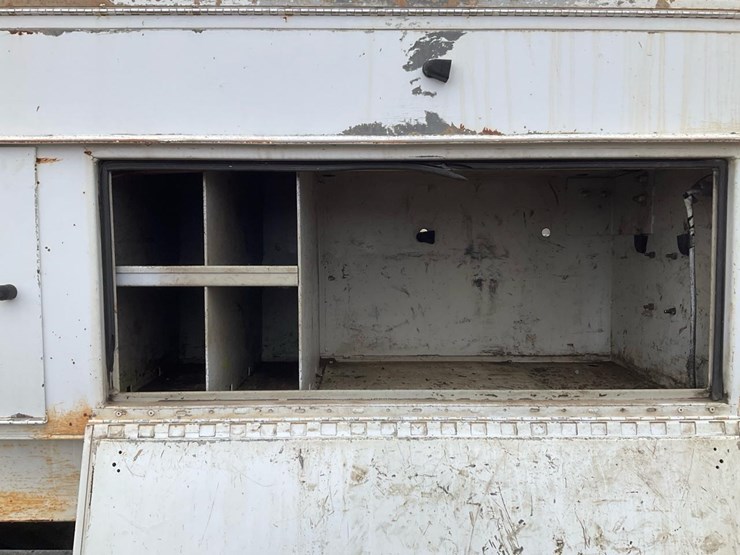 2014-international-7300-image-46