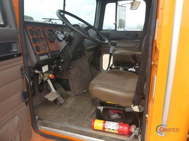 1995-international-9300-image-13