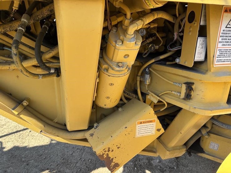 caterpillar-143h-image-34