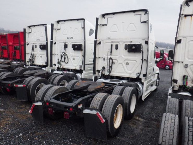 2017-freightliner-cascadia-125-evolution-image-12