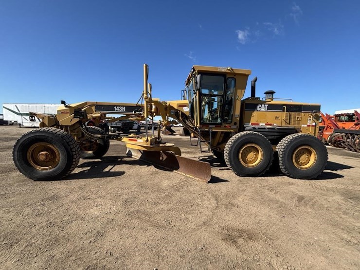 caterpillar-143h-image-5