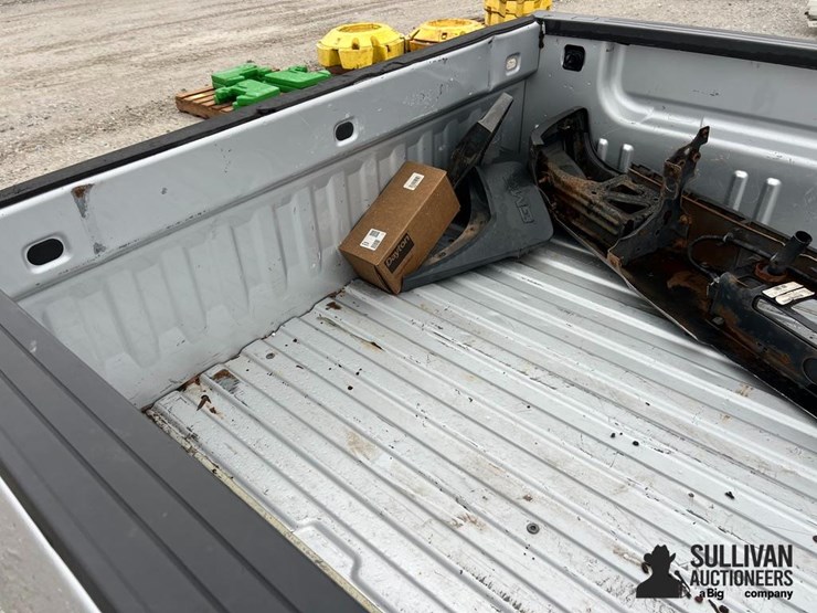 2015-gmc-3500-image-14