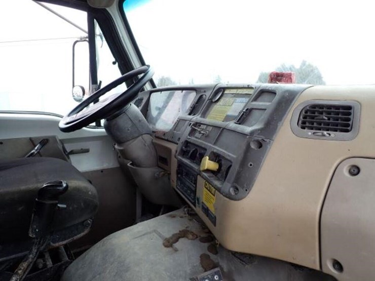 2002-sterling-l9500-image-29