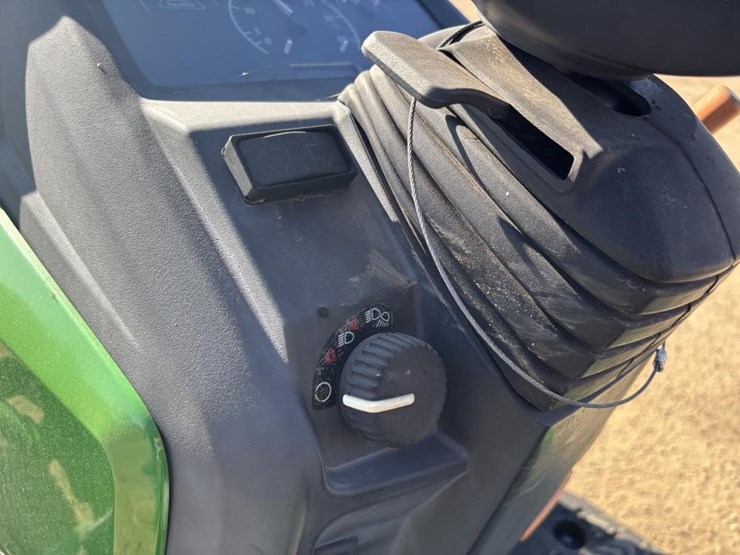 2021-john-deere-1025r-image-26