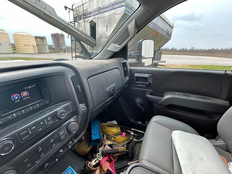 2015-gmc-3500hd-image-40