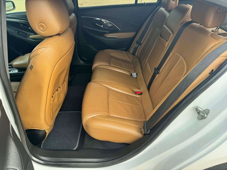 2016-buick-lacrosse-leather-fwd-4d-sedan-3.6-6cyl.-gasoline-(137,344-miles)-image-10