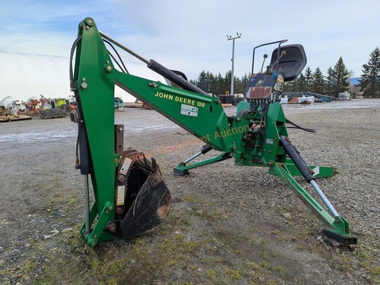 john-deere-8b-image-1