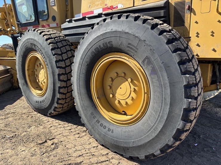 caterpillar-143h-image-29