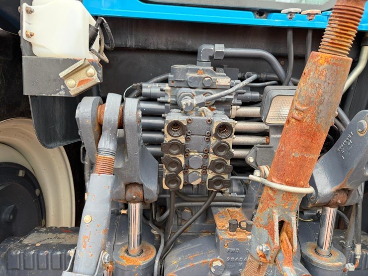 new-holland-8770-image-29