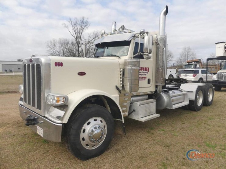 2019-peterbilt-389-image-22