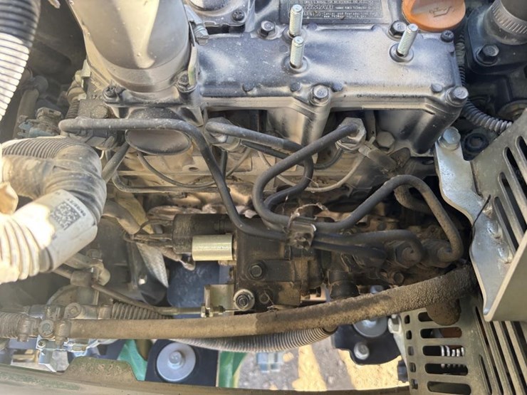 2021-john-deere-1025r-image-40