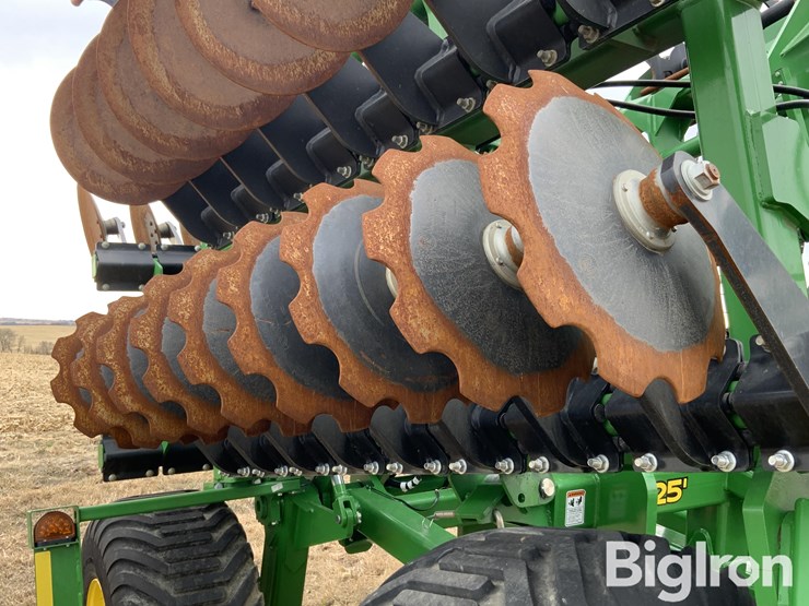 2023-john-deere-2680h-image-16