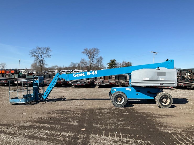 2005-genie-s45-image-2