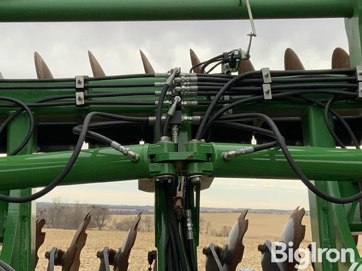 2023-john-deere-2680h-image-12