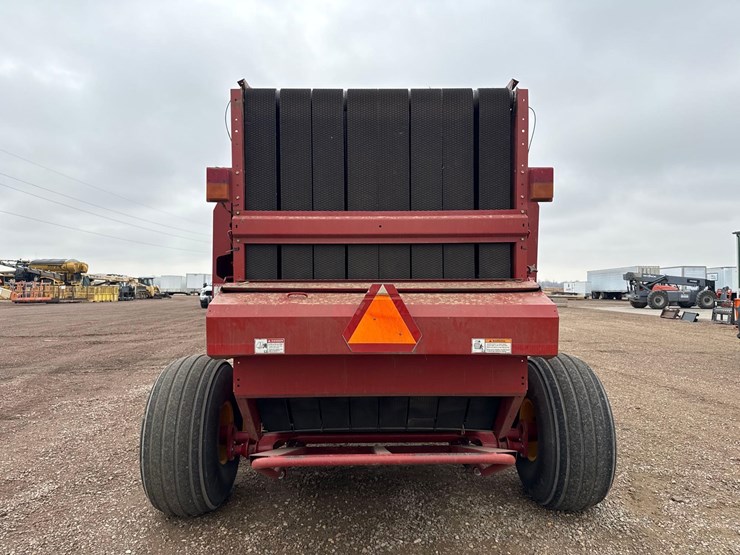 2010-new-holland-br7090-image-4