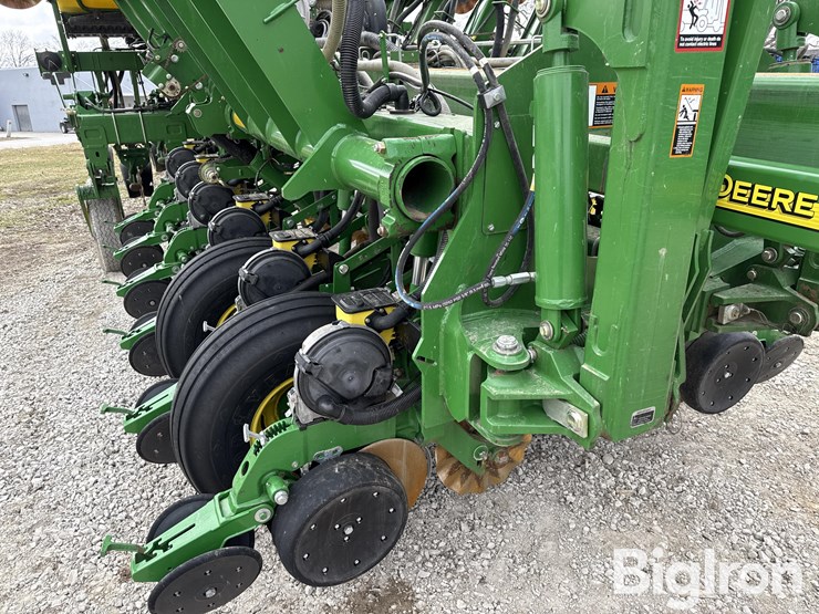 john-deere-1790-image-14