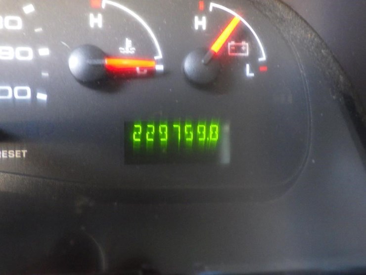 2006-ford-cargo-image-14